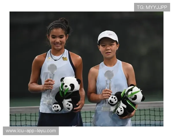 2026年网球青训导师海外回访分享会举行，当参加国际青少年网球巡回赛的体育明星来到我市